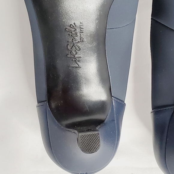 Life Stride Pascal Dress Pump - Picture 9 of 10